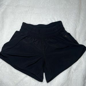 Lululemon shorts size 4